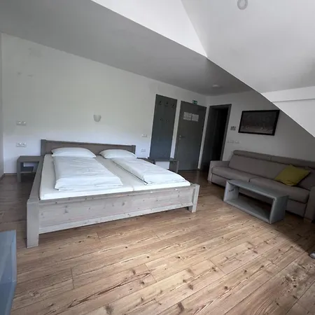 Guest house Tolc 3*