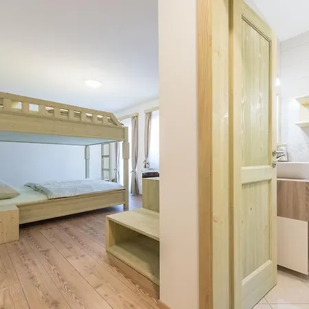 Tolc Guest house Spodnja Sorica