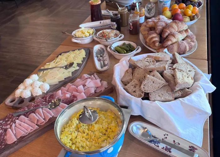 ゲストハウス Tolc Spodnja Sorica