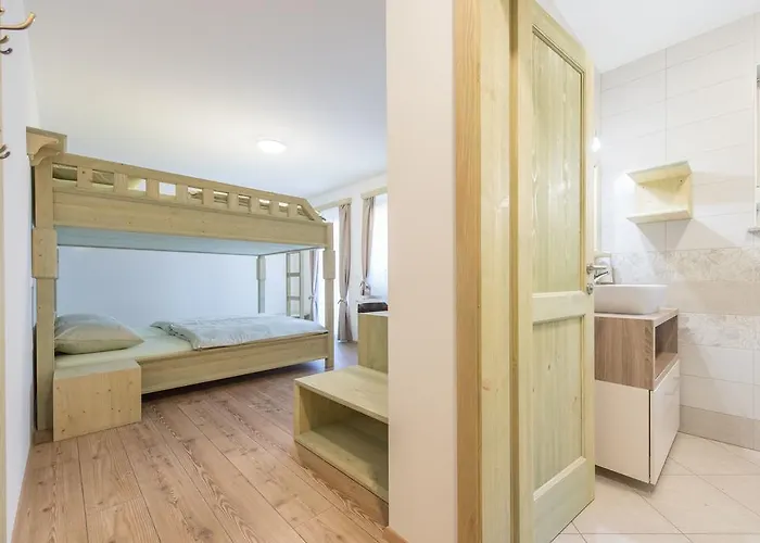 Tolc ゲストハウス Spodnja Sorica